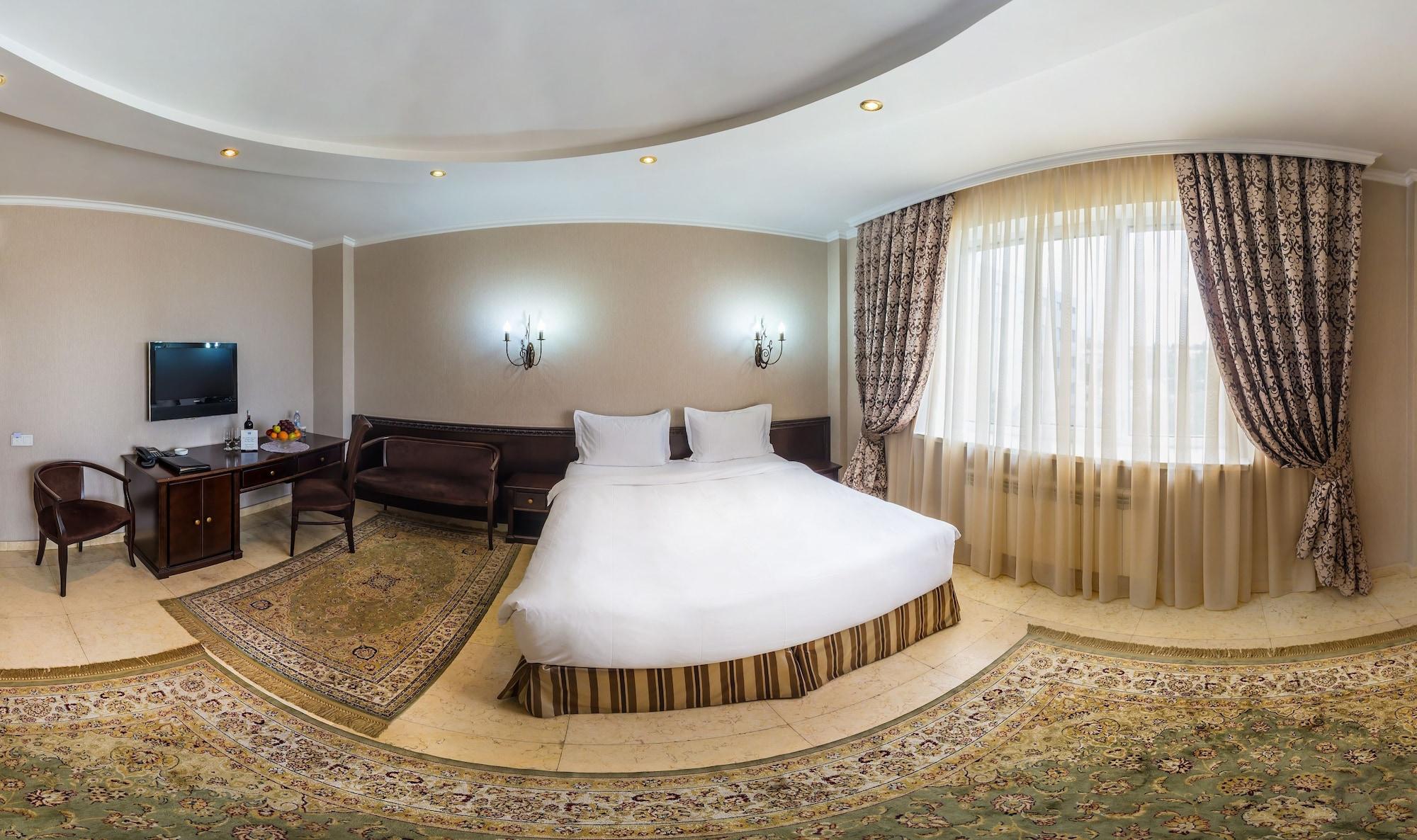 Royal Petrol Hotel Almaty Exterior photo